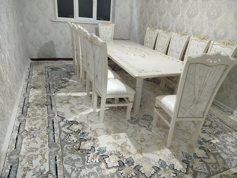 Stol-stul sotiladi yaxshi holatda