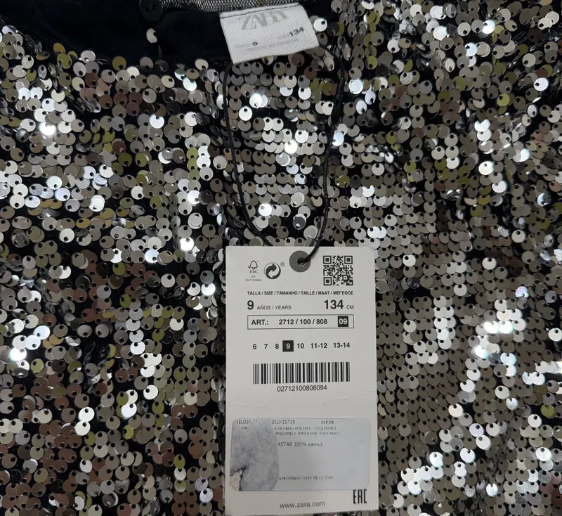 Zara firmasidan bayramona ko‘ylak, bo‘yi 134 sm, 9 yosh uchun 2 Zara firmasidan bayramona ko‘ylak, bo‘yi 134 sm, 9 yosh uchun 2