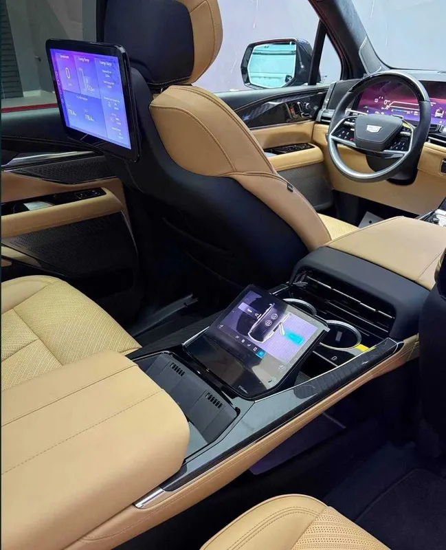 Cadillac Escalade Sport iq ev 6 Cadillac Escalade Sport iq ev 6