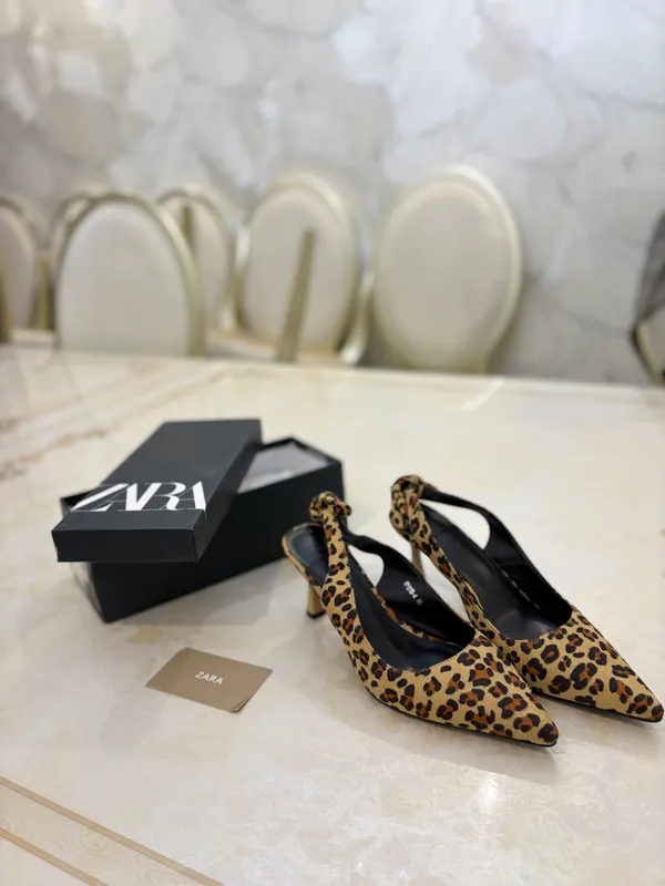 туфли с леопардовым принтом от бренда (Zara) 2