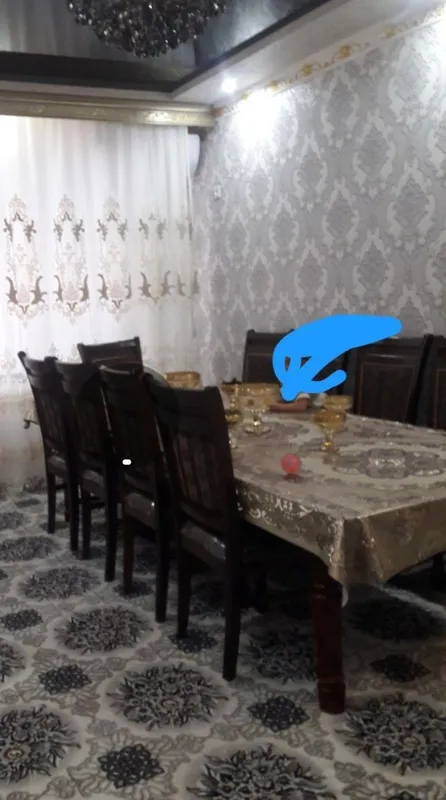 Продаются стол-стулья на 12 человек Продаются стол-стулья на 12 человек