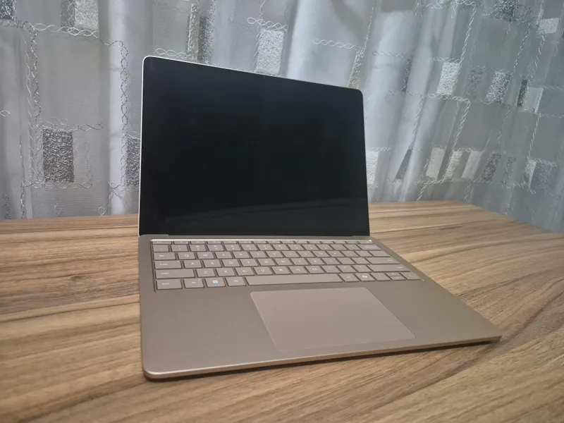 Microsoft Surface Laptop 7 2 Microsoft Surface Laptop 7 2