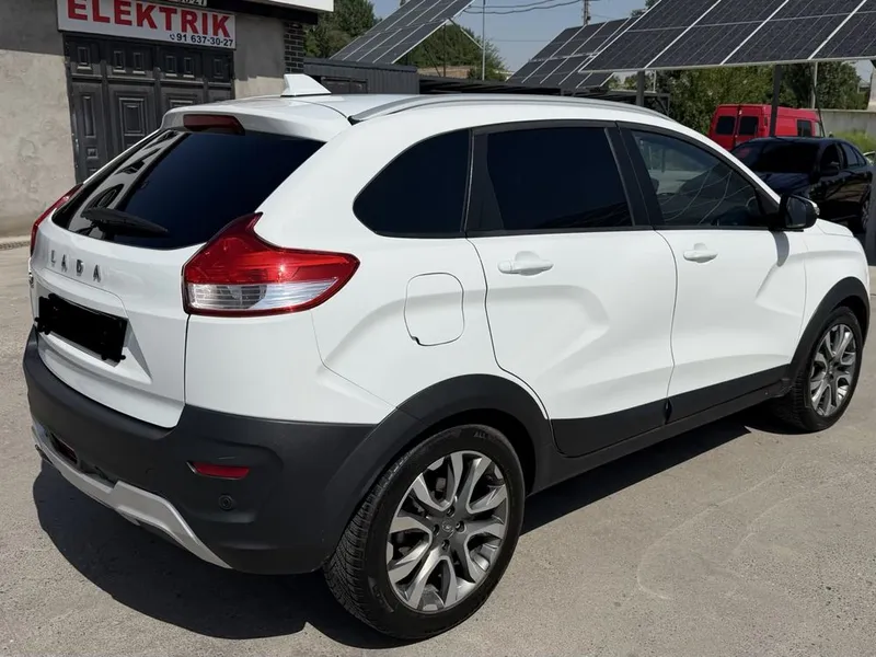 Lada xray cross sotiladi holati ideal bir qul moshina 6