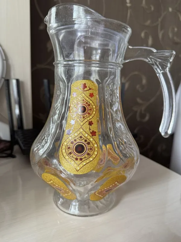 Новый стекляный графин