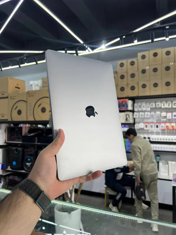 MacBook Pro 13 inch M1 2