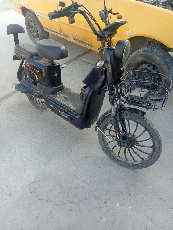 Moped velo 3 oy boʻlgan