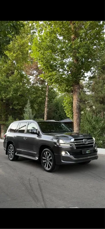 Toyota land cruiser 200