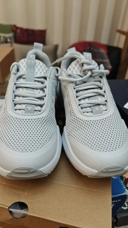 Кроссовки беговые Under Armour со скидкой 3 Кроссовки беговые Under Armour со скидкой 3