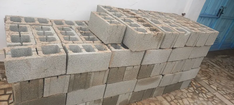 Бетонные блоки, фундаментные блоки