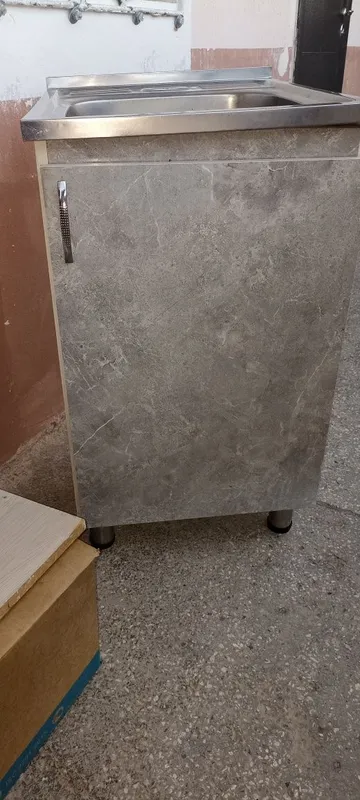 Продаю раковину с тумбой 1