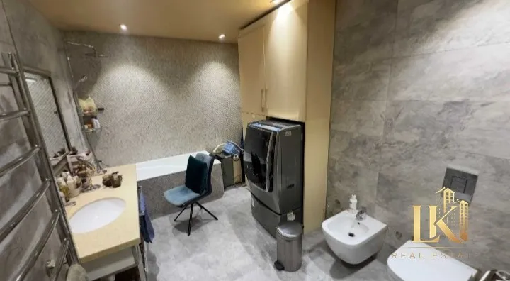 5 xonali kvartira sotiladi, 115 m², 8/9, Mirabod tumani 1 5 xonali kvartira sotiladi, 115 m², 8/9, Mirabod tumani 1