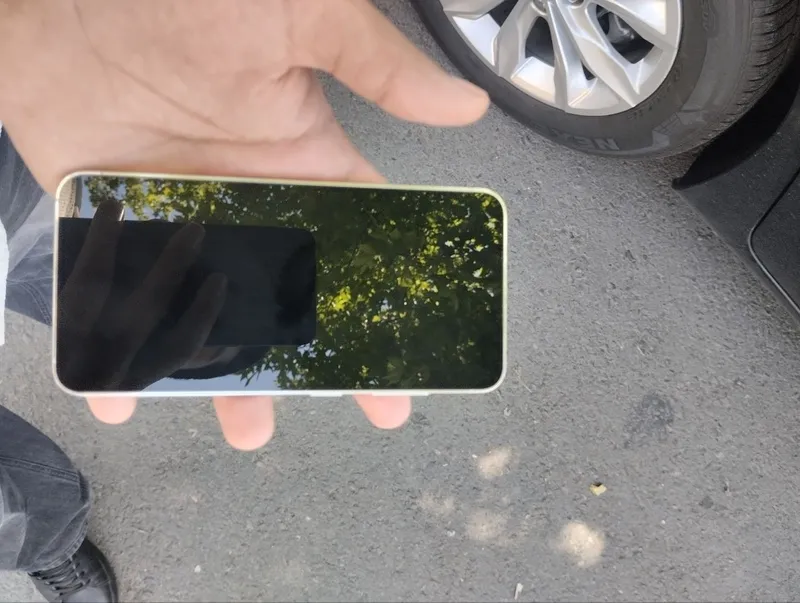 Samsung Galaxy S 23 sotiladi 1