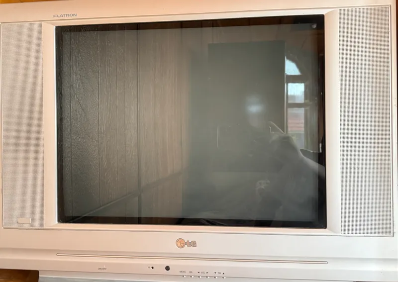 Продаётся телевизор LG 3