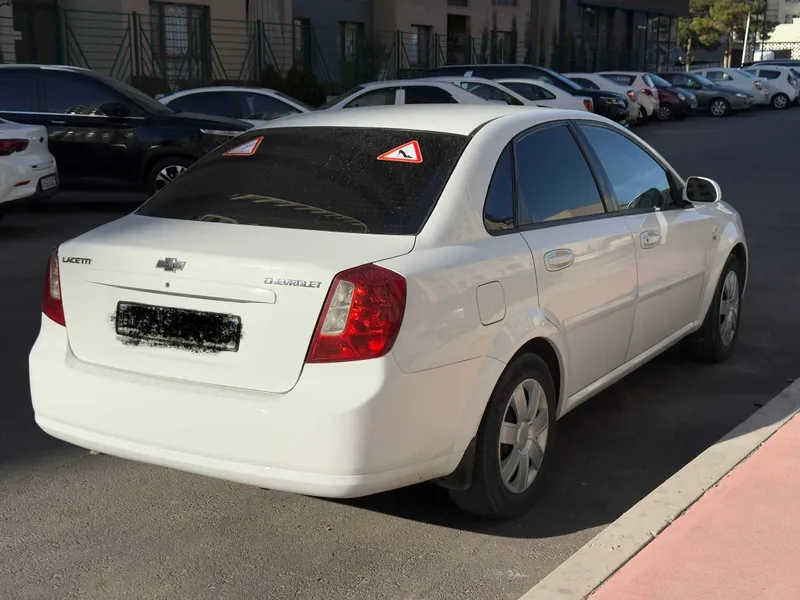 Lacetti 1.8 AT Ayol kishi haydagan ideal holatda toliq servis qilingan — фото 1