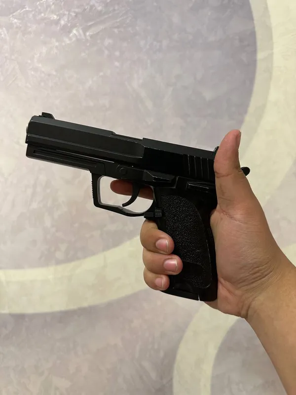 Metal pistolet 4