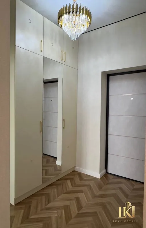 Parkent Plaza turar joy majmuasida 1 xonali kvartira sotiladi 7