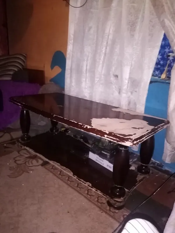 Срочно журнальный стол.