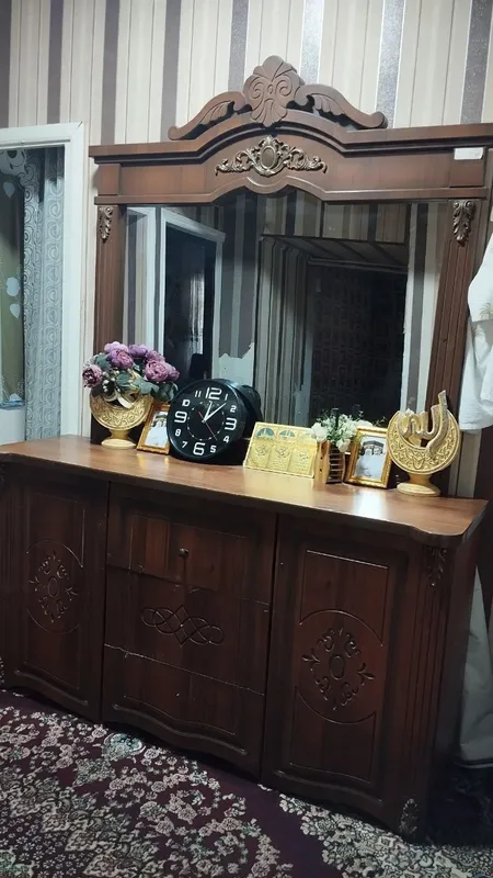 Двухспальная кровать и комод. Состояние хорошее 2 Двухспальная кровать и комод. Состояние хорошее 2