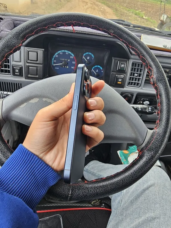 Iphone 15 Pro Blue Titanium — фото 4