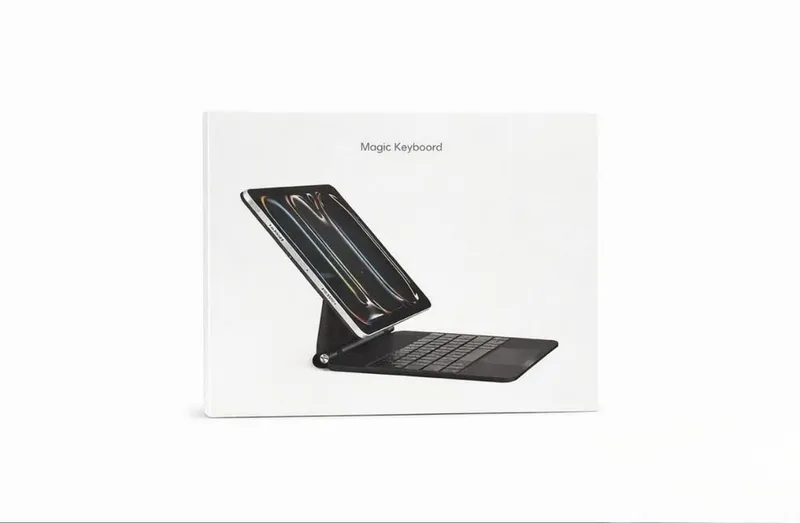 LUXury клавиатура с магнитным креплением iPad. 1 LUXury клавиатура с магнитным креплением iPad. 1