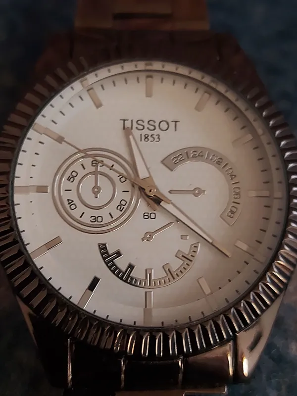 Tissot soati narxi 200.000 kelishamiz