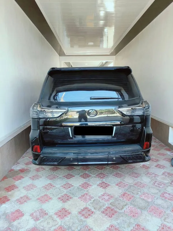 LEXUS LX570 sport+ 2 LEXUS LX570 sport+ 2