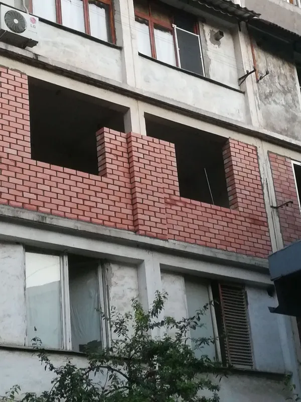 Кладка кирпича на балконе — фото 1