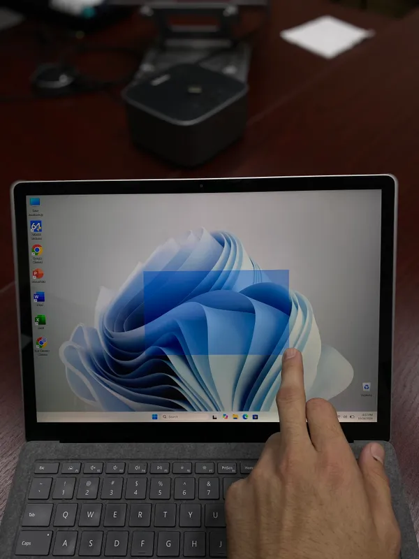 Micrasoft Surface Laptop 4 7