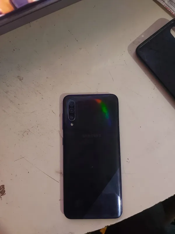 Telfon a 30 s 4/64 sotiladi narxi 500 kelishamiz 1