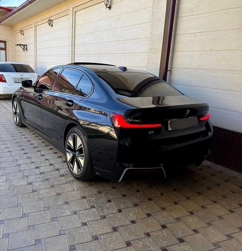 BMW i3 40L night sport 2024 — фото 1