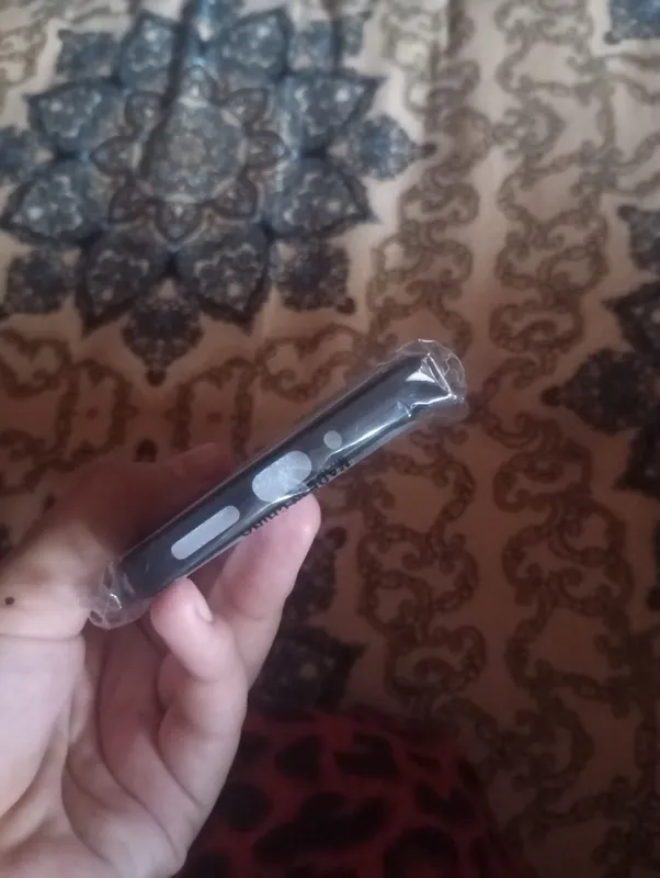Telefon gʻilofi 3 Telefon gʻilofi 3