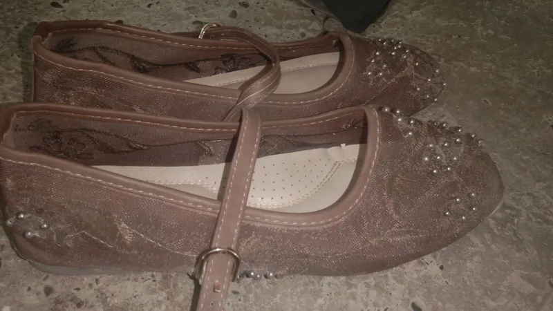 baletka razmer245(1.5) yangi 2marta kiyilgan 2