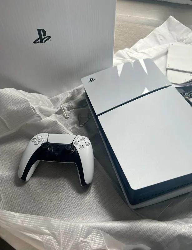 PlayStation 5 Slim 3 PlayStation 5 Slim 3