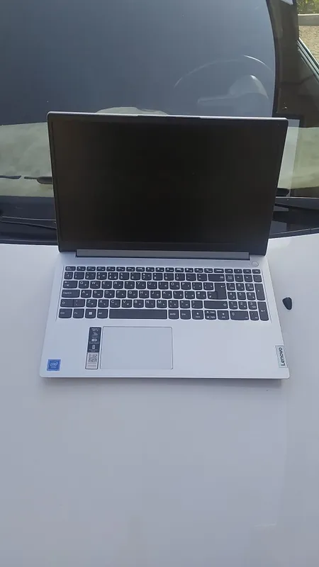 Yangi nootbook sotiladi