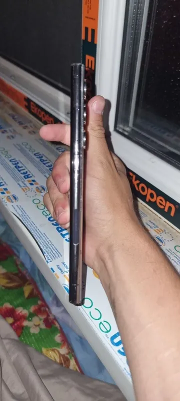 Galaxy s22 ultra с кастомной крышкой 1