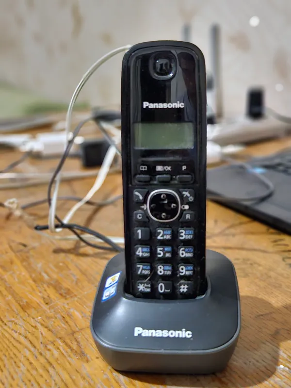 Panasonic KX-TG1612 радиотелефон 2 Panasonic KX-TG1612 радиотелефон 2