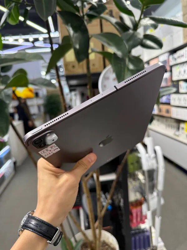 iPad Pro 11-inch 2020 SIM karta 6 iPad Pro 11-inch 2020 SIM karta 6