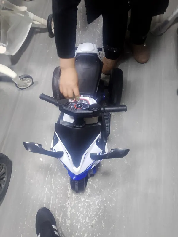 5 yoshgacha bolalar uchun eletr toki skuter