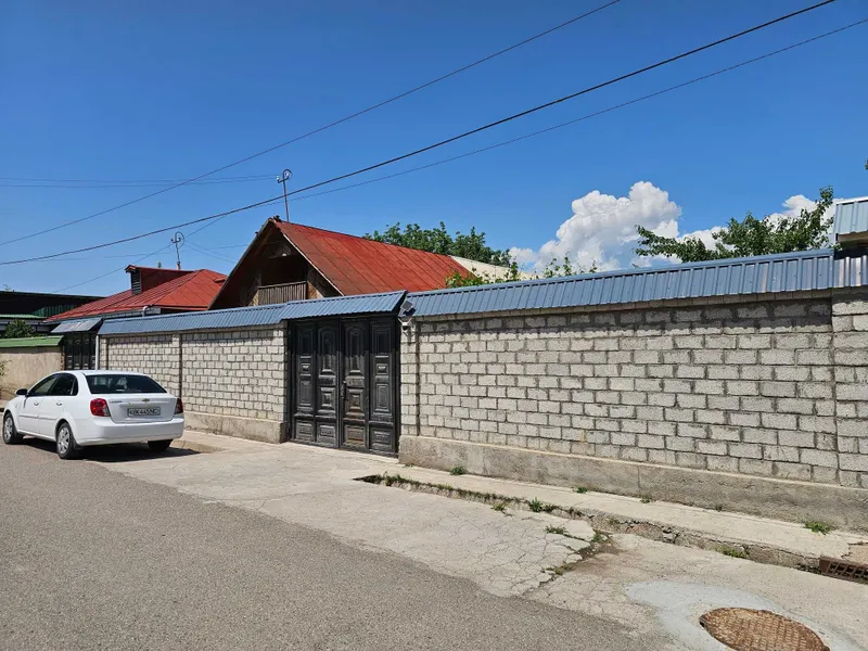 Бостонлик.Продается дом в газалкенте 8 соток (супер локация) торг