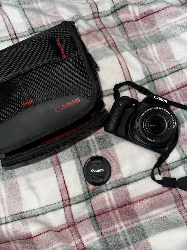Canon EOS 800D в идеальном состоянии, пользовались 5-6 раз — фото 2