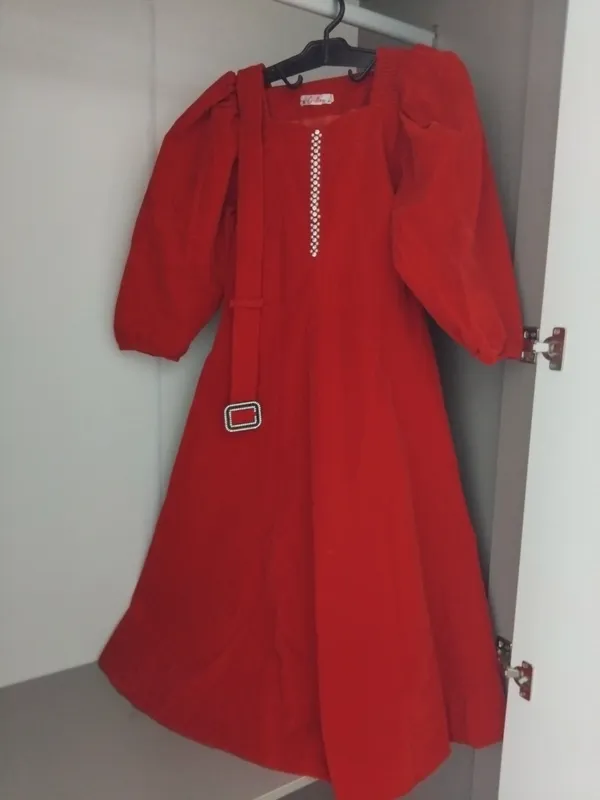 qizil vecherniy koylak 150.000 som — фото 1