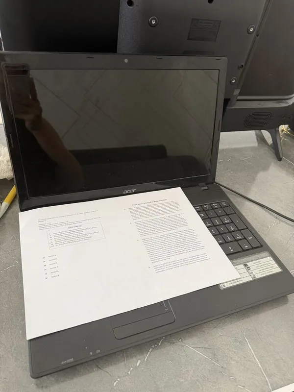 Kompyuter Noutbuk Acer kottasi 2 Kompyuter Noutbuk Acer kottasi 2