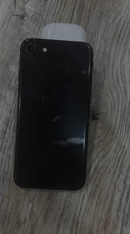 iPhone XE sotiladi 1 iPhone XE sotiladi 1