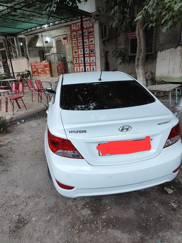 Hyundai Accent 2012 — фото 1