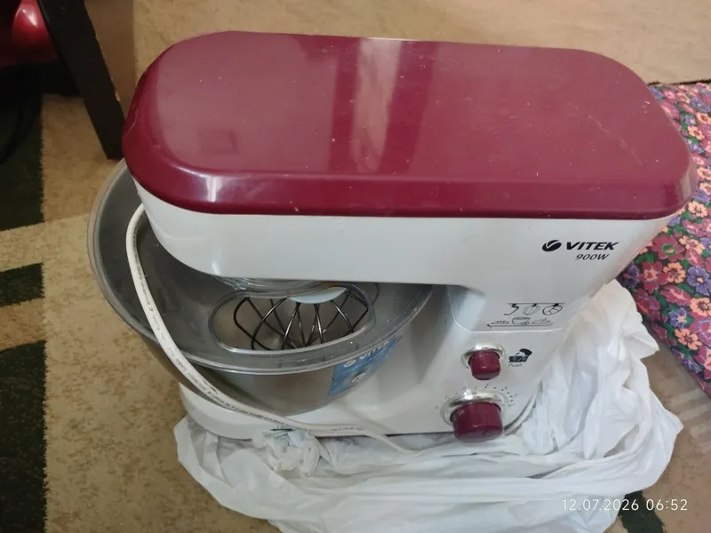 Mikser vitek 900W sotiladi 2