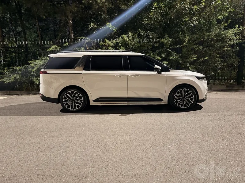 Kia Carnival 2023 3.5 V6 9 мест 2 Kia Carnival 2023 3.5 V6 9 мест 2