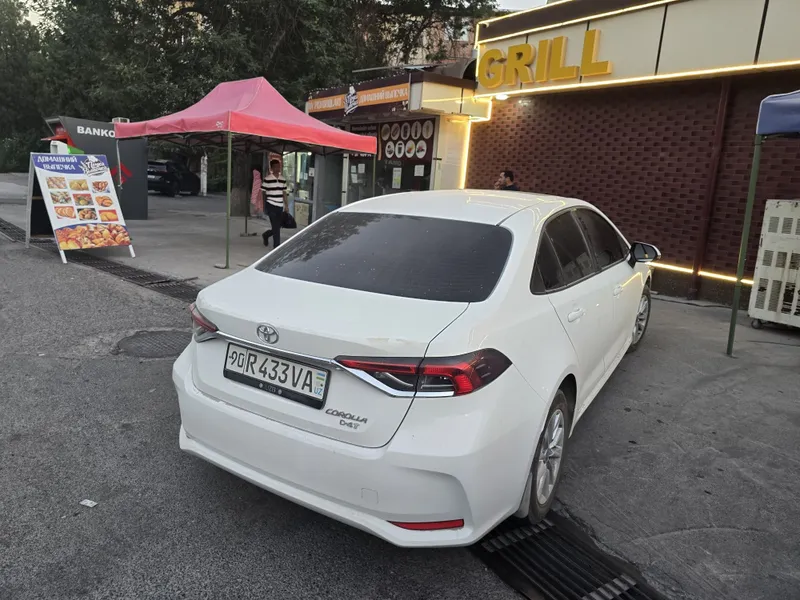 Toyota corolla 2023 3
