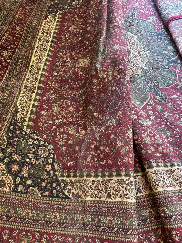 Gilam b/u razmer 4*5 xolati yaxshi