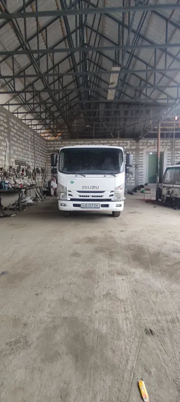 Isuzu avtobusdan yasalgan matori karobka zadni moʻs avtobus 2 Isuzu avtobusdan yasalgan matori karobka zadni moʻs avtobus 2