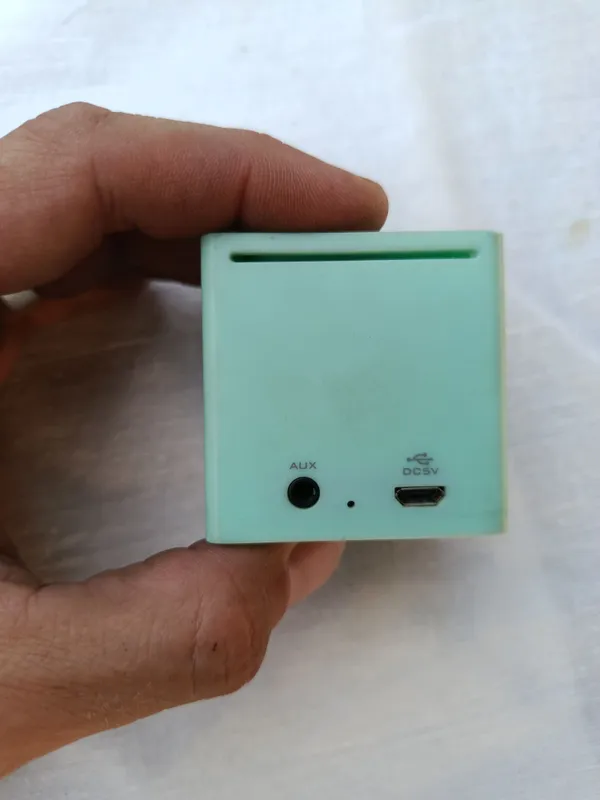 Продаётся оригинальная маленькая колонка MINISO 2